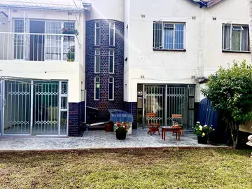 Neat and comfortable  duplex Townhouse