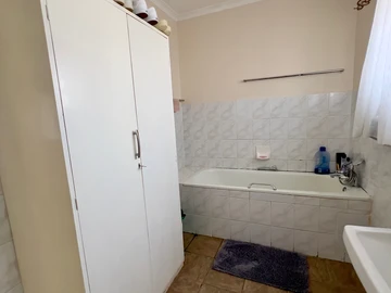 3 Bedroom Garden Flat