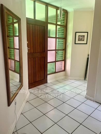 Neat And Comfortable Duplex Townhouse 